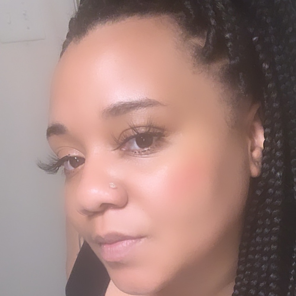 Meet your Posher, Destinee